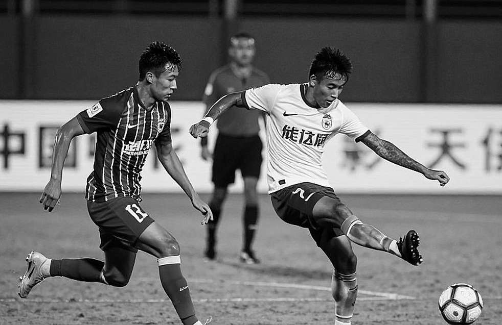 ৮/১১ থেকে ওয়ার্ল্ড রেকর্ড: দাবা বোর্ডে যেভাবে নিজের প্রতিভা জানান দিলো ১১ বছরের বোধন ৮/১১ থেকে ওয়ার্ল্ড রেকর্ড: দাবা বোর্ডে যেভাবে নিজের প্রতিভা জানান দিলো ১১ বছরের বোধন