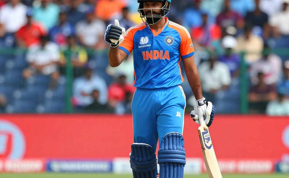 শুভমান গিলের ৩৩৪ রান আর 'মাসের সেরা' পুরস্কারের অঙ্ক: স্কোরবোর্ড যেটা বলে না