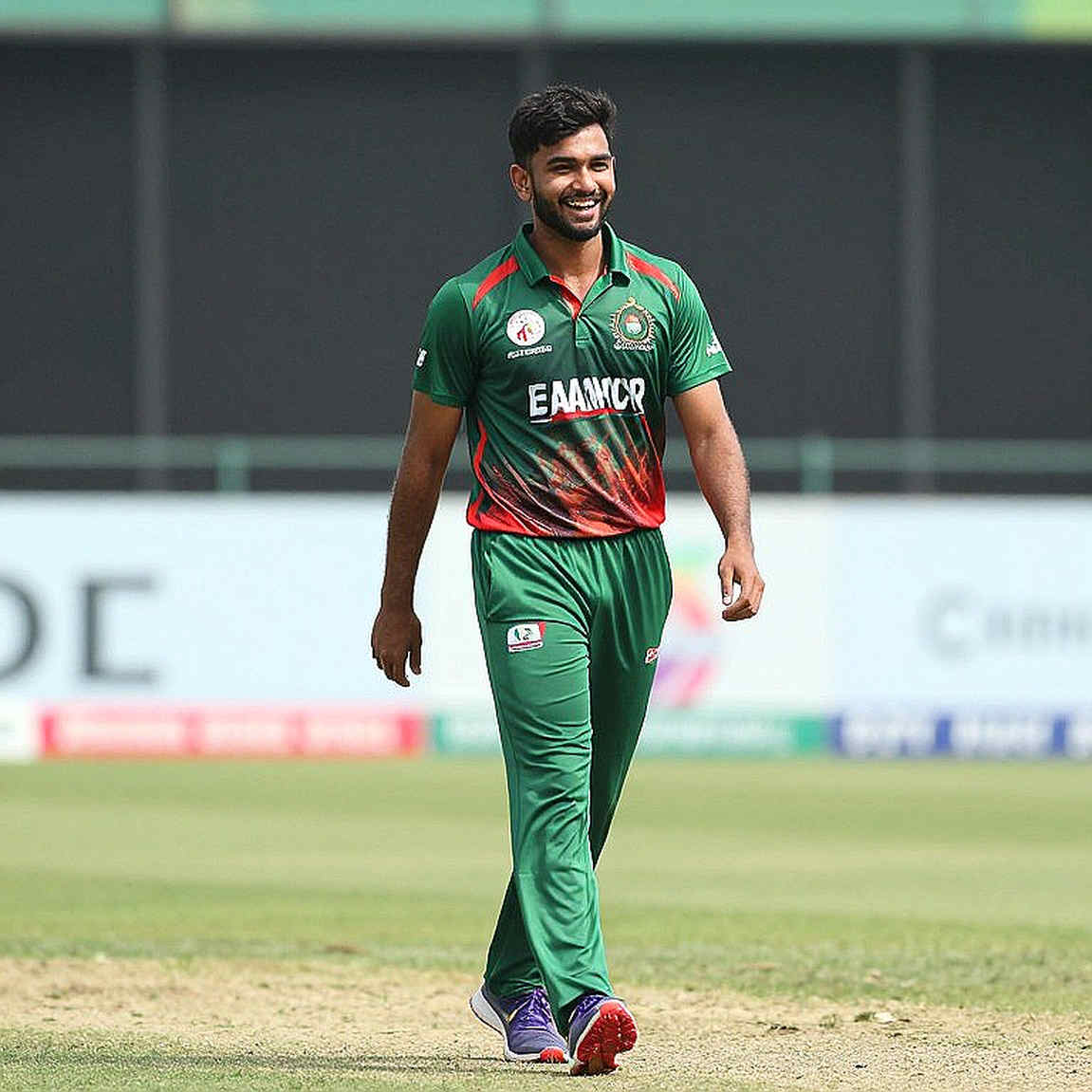পিচের বাইরের লেজার: ক্রিকেটের ট্রান্সফার, টিকিট আর ভক্তের টাকা কীভাবে ব্লকচেইনে পুনর্লিখিত হচ্ছে