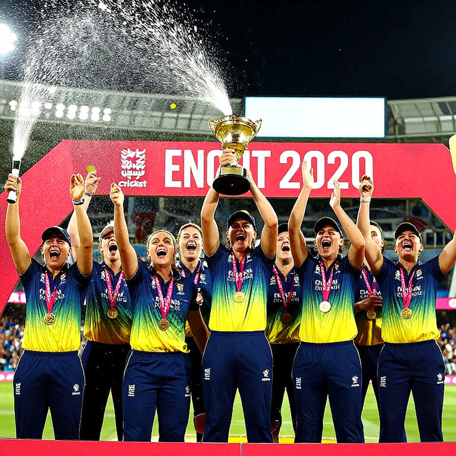কোচের পাসপোর্ট: ফ্লেমিং, ইংল্যান্ডের টেস্ট চেয়ার আর পঁচিশ বছরের একটি হিসাবের খাতা